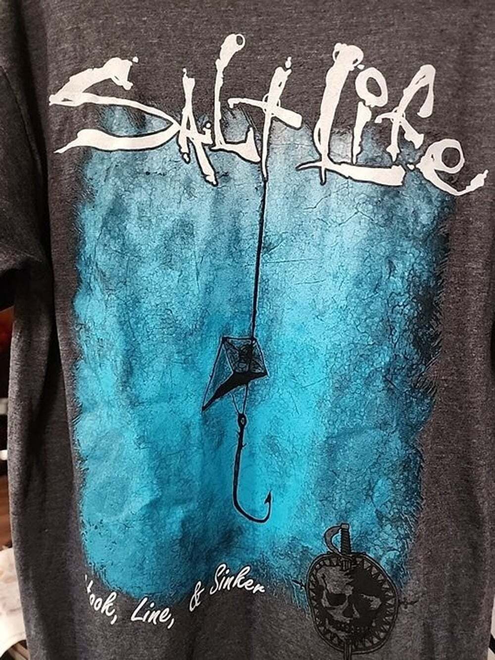 SALT LIFE Hook, Line & Sinker Pocket T Shirt Fishing Charcoal Gray Medium A105